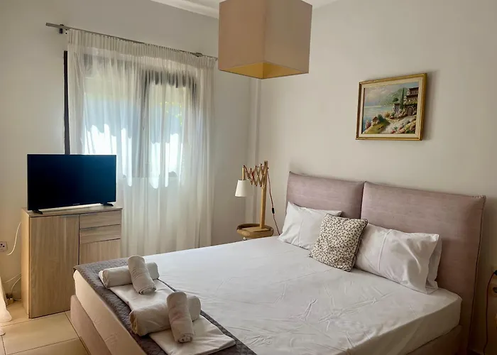 The Beach House - Apartments & Studios (Adults Only)
